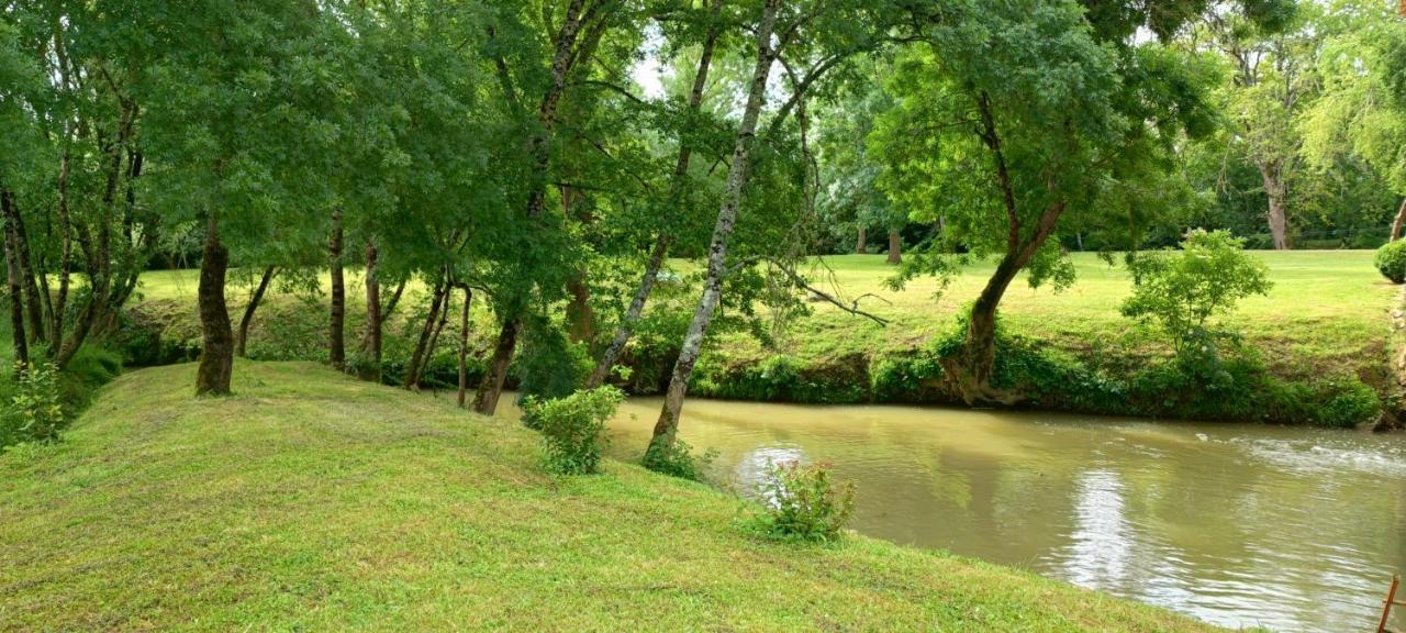 Le Moulin De Laumet Otel Vic-Fezensac Dış mekan fotoğraf
